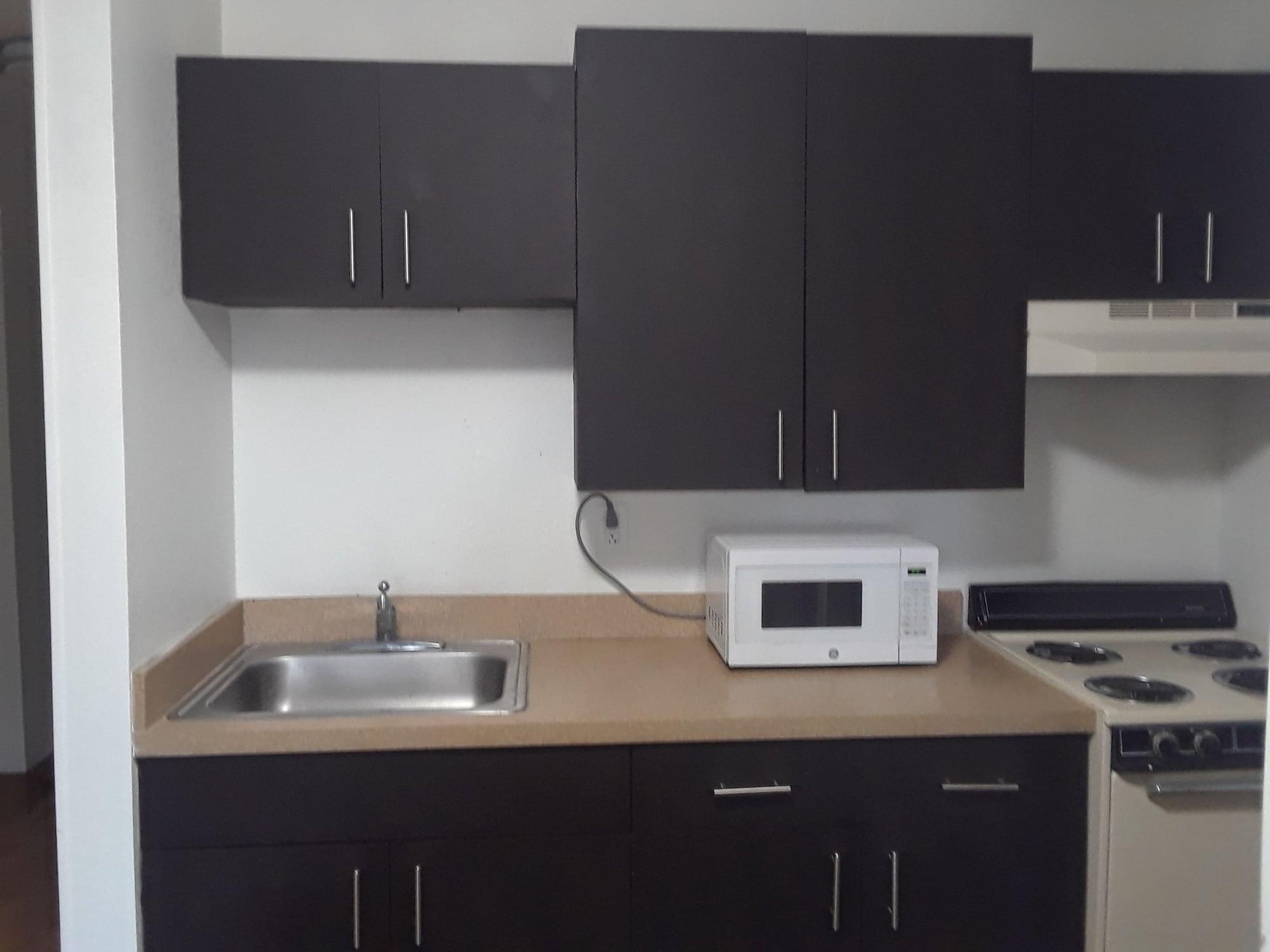Welcome Suites Hazelwood Extended Stay Hotel Bagian luar foto