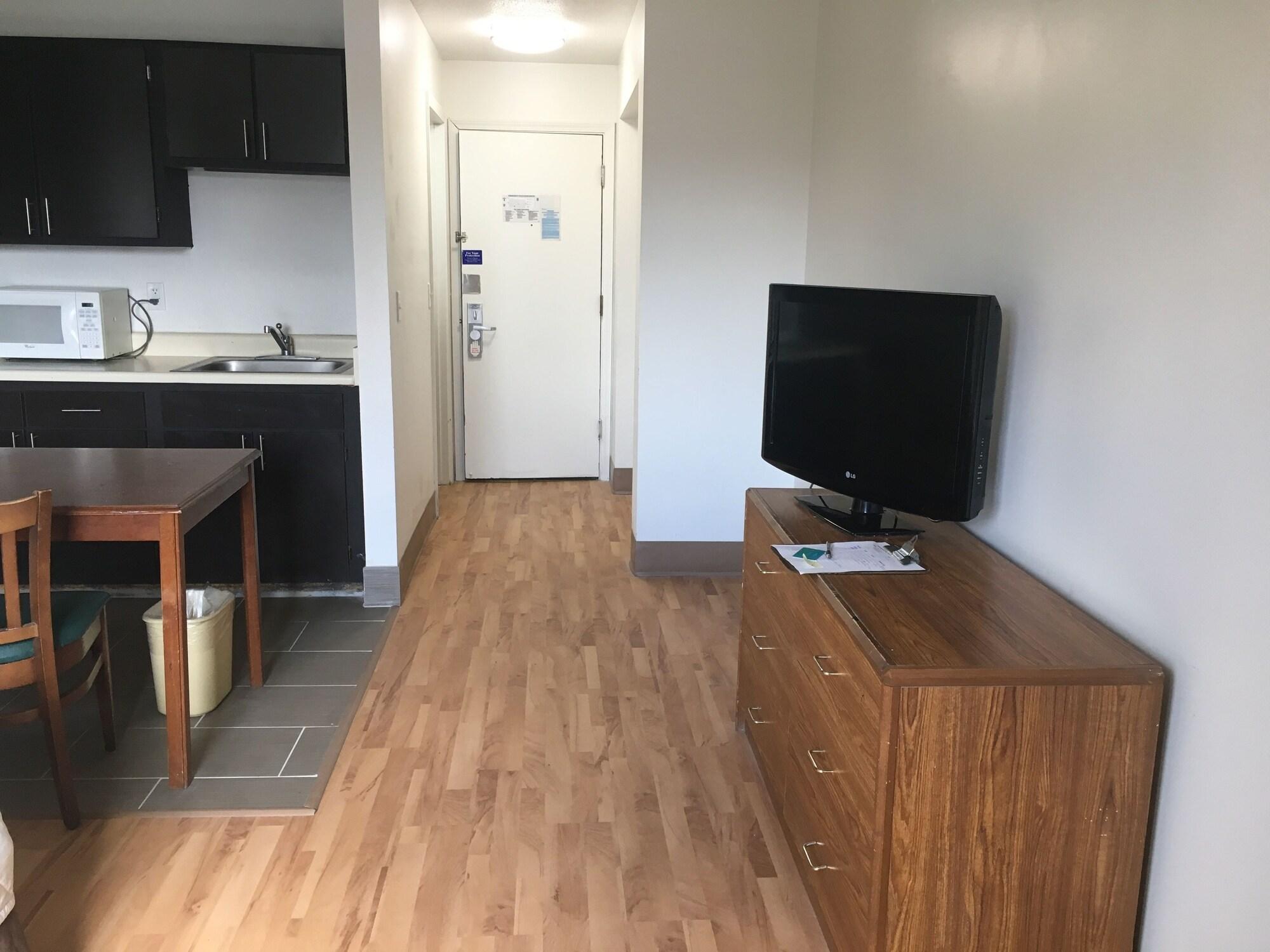 Welcome Suites Hazelwood Extended Stay Hotel Bagian luar foto